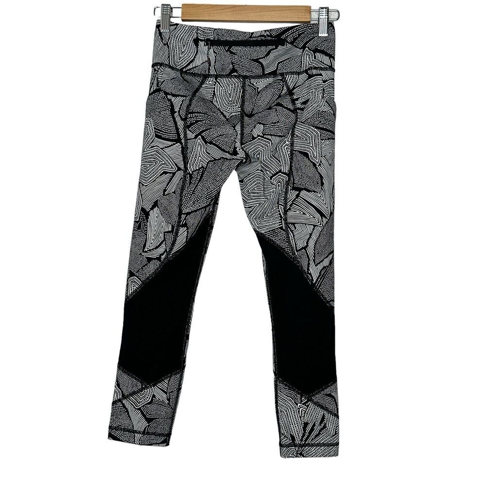 LULULEMON Leggings Womens Black & White Geometric Print w/ Black Mesh Size 4